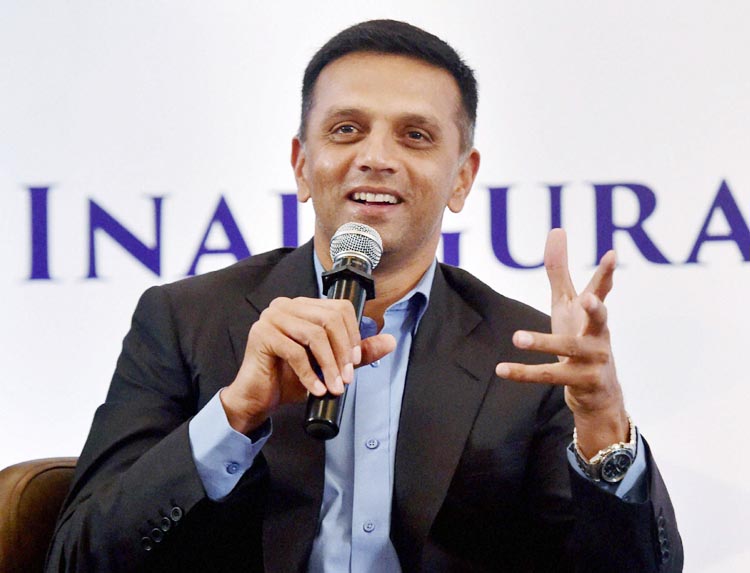 Mumbai: Former Indian cricketer Rahul Dravid addresses during the inauguration of of 'Link Lecture' in Mumbai on Thursday night. PTI Photo by Santosh Hirlekar(PTI12_1_2016_000366B)